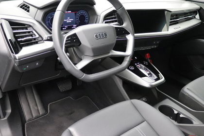 Audi Q4 e-tron S-Line 204pk / GPS / Leder / Cruise Control / App Connect