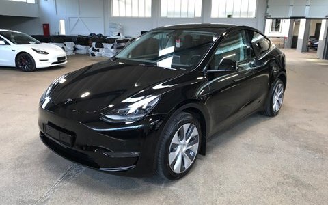 Tesla Model Y Long Range versch beschikbaar