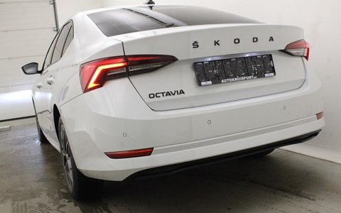 Skoda New Octavia 2.0 TDi 150 Ambition DSG CarPlay Zetelverwarming