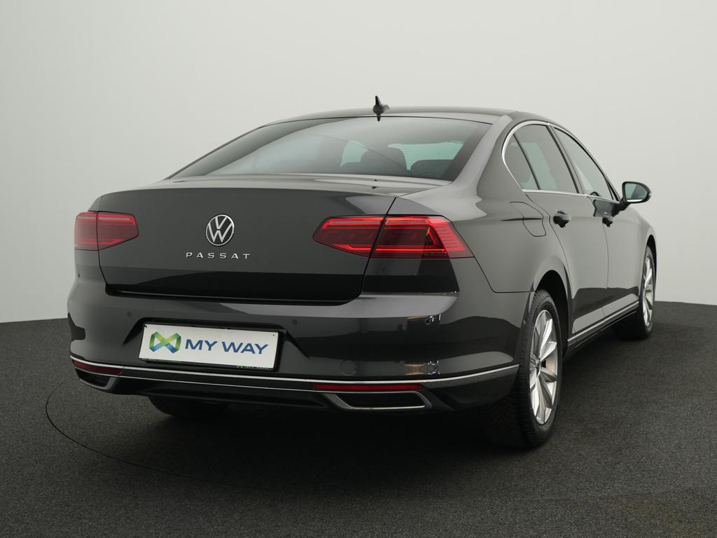 Volkswagen Passat 2.0 TDi SCR Elegance DSG  7V Berline 150CV / 110 KW