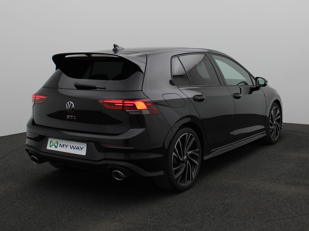 Volkswagen Golf VIII GTI Clubsport 2.0 TSI 300pk DSG / Open Dak / GPS /  Adaptive Cruise Control / App Connect