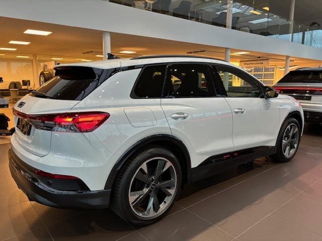 Audi Q4 e-tron 40*Sline*Platinum*Sonos*Warmtepomp*gratis step