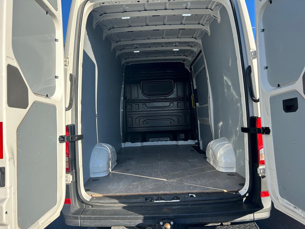 Volkswagen Crafter 35 Fourgon Mwb Hr Crafter 35 panel van 2.0 l 103 kW, front-wheel drive, 6-speed, wheelbase 3 640 mm