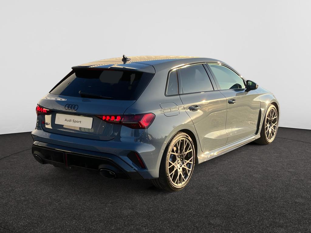 Audi RS3 Sportback 2,5 TFSI 400 PK S-TRONIC QUATTRO