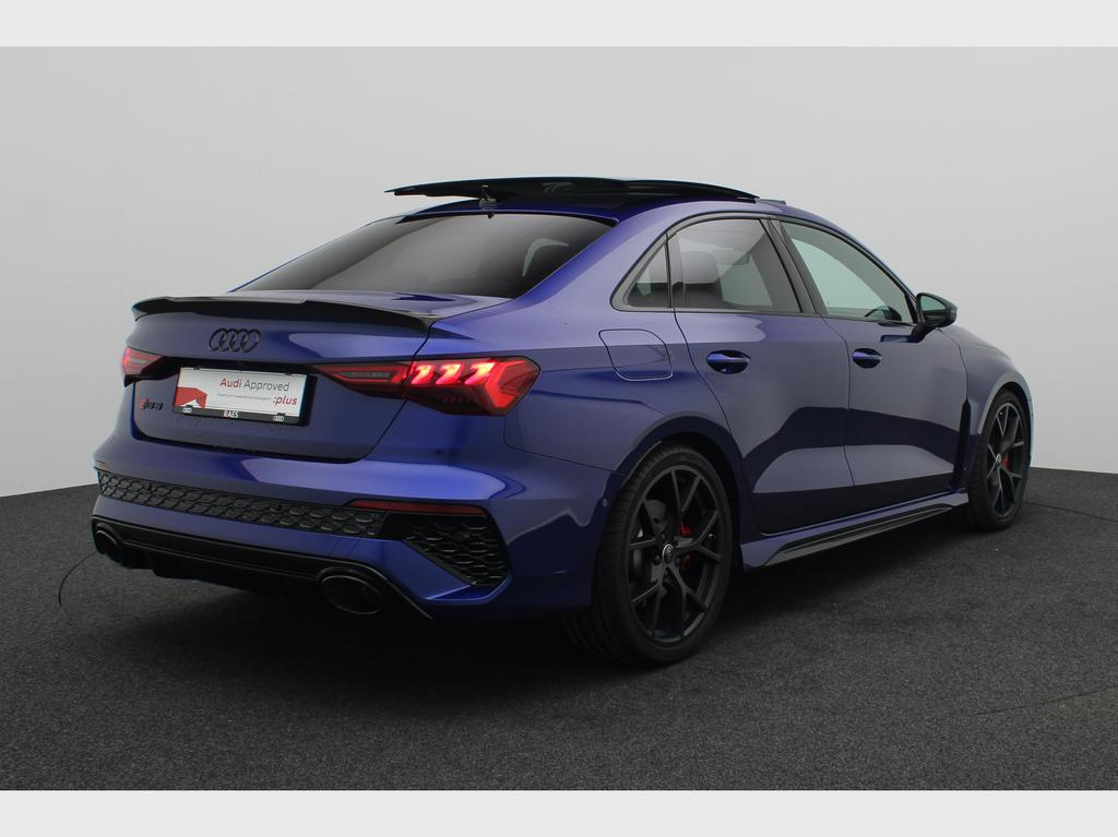 Audi RS3 Sedan /Pano/Dempregeling/Matrix/B&O/Adapcruise/ Exclusive color San Marino 2.5 TFSI Quattro S tronic