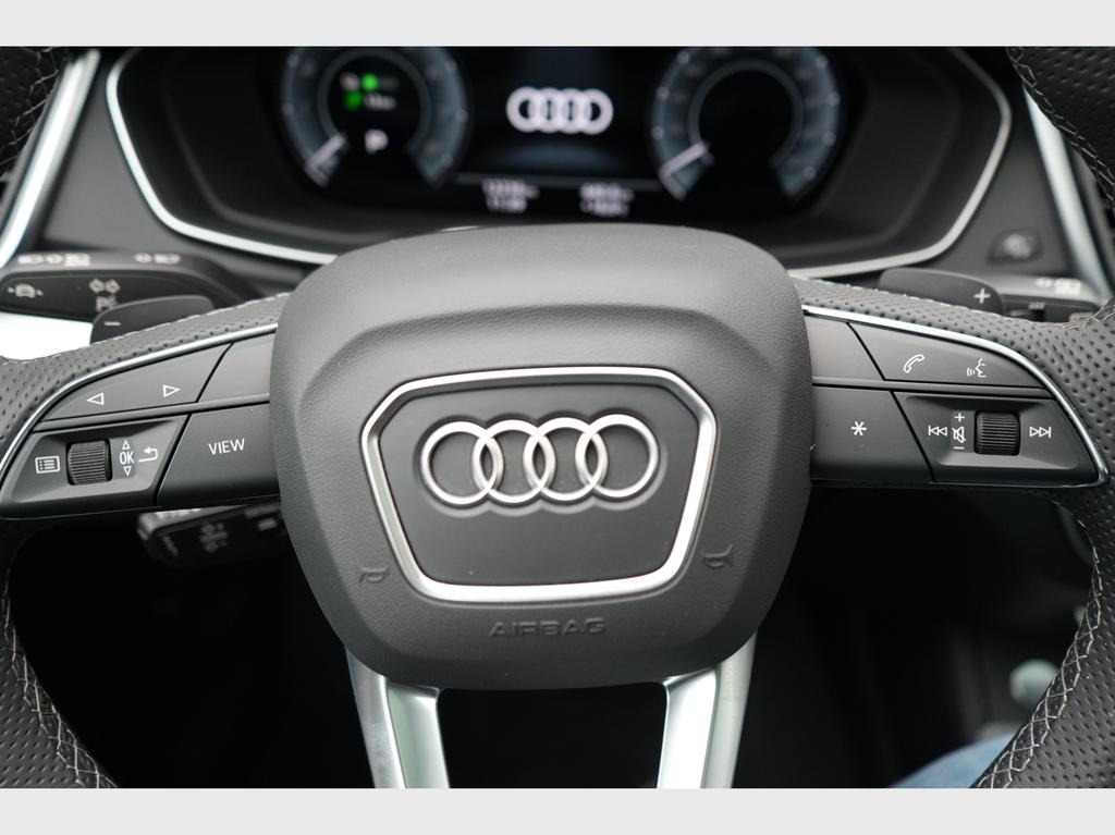 Audi Q5 50 TFSIe Quattro PHEV S line /Pano/Trekh/MatrixLED/AudiSound/360°/ S tronic (220 kW)