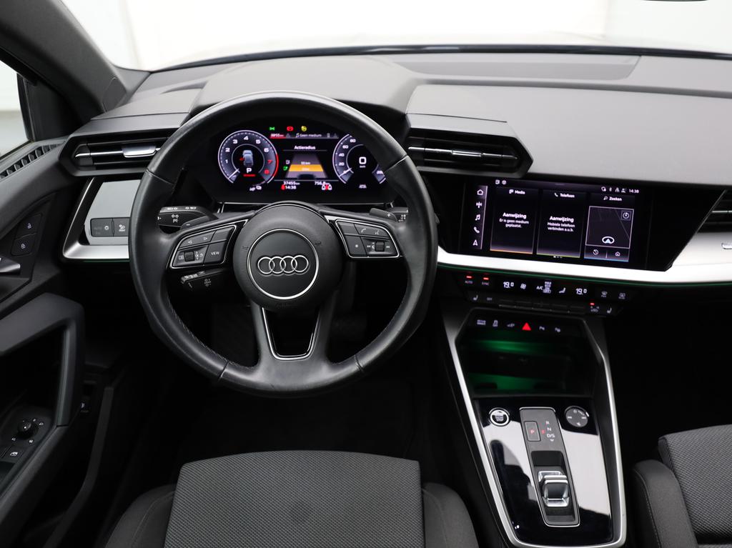 Audi A3 Sportback S-Line 40 TFSI-e 204 PK S-tronic / Apple Carplay / PDC / GPS