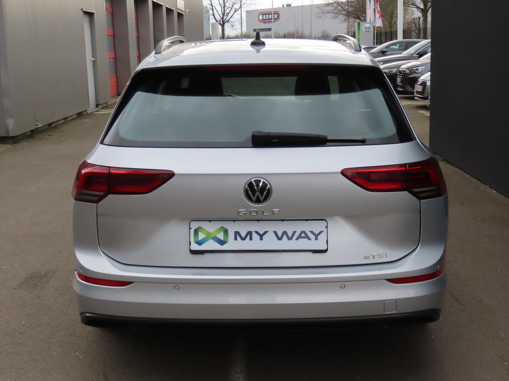 Volkswagen Golf VIII SW Break 1.0 eTSI Life OPF DSG met Navigatie