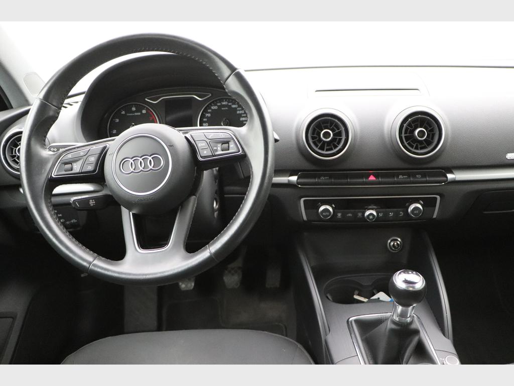 Audi A3 Sedan 30 TFSI 116 PK 6v / Led / PDC Rear / Cruise Control