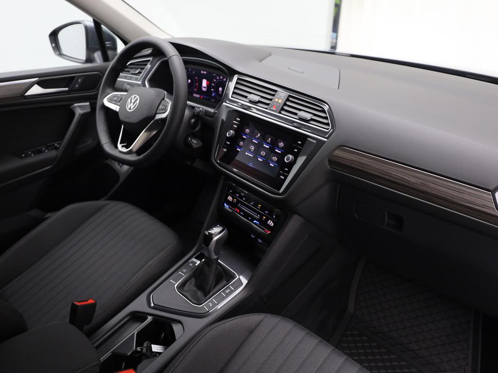 Volkswagen TIGUAN ALLSPACE Life 1.5 TSI 150pk DSG 7PL / App Connect / Adaptive Cruise Control / Verwarmbare Voorstoelen