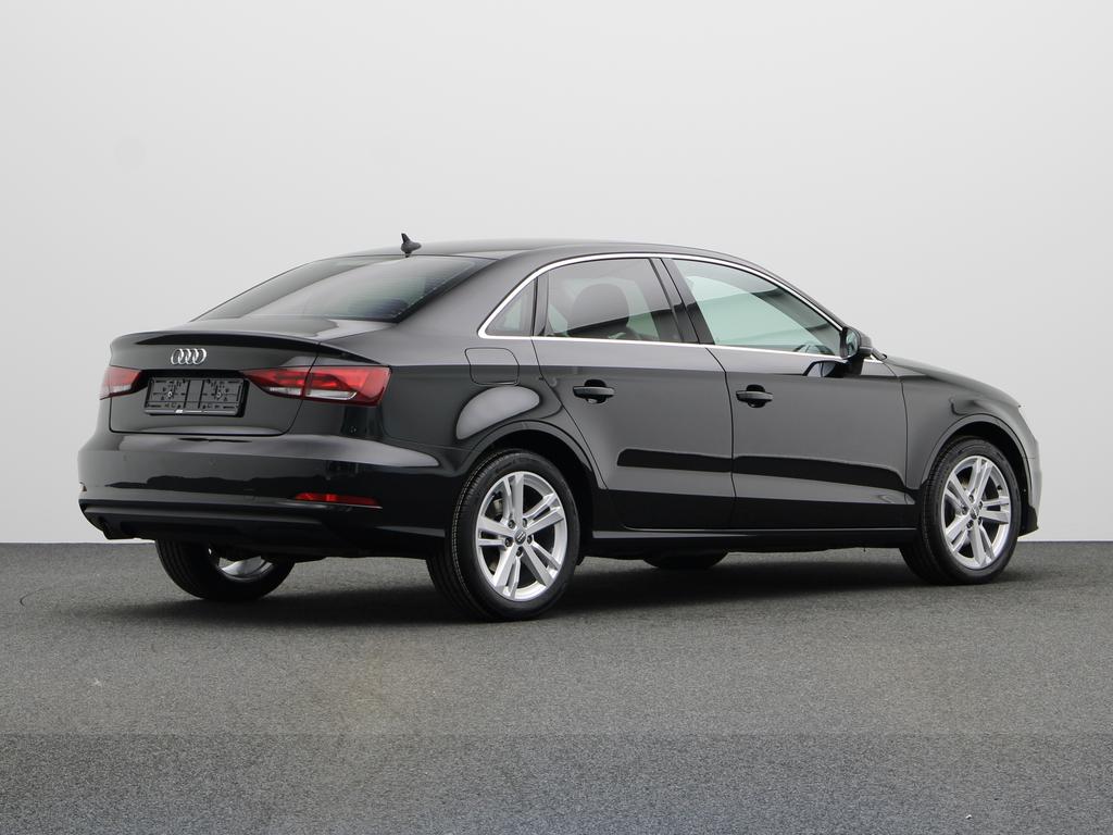 Audi A3 Sedan 1,6 TDI 110 PK 6 VERSNELLINGEN