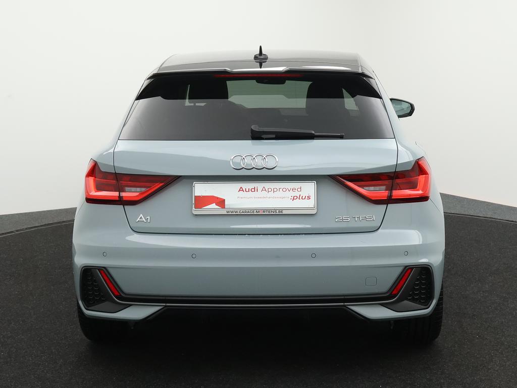 Audi A1 Audi A1 - S-line / 6v 95pk / PDC / NAVI / APPLE CAR PLAY  / Demo