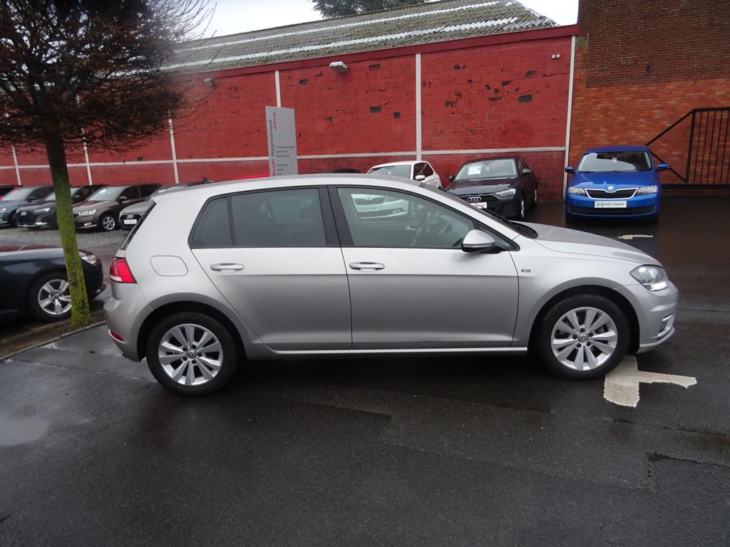 Volkswagen Golf VII Golf Comfortline 1.6 l TDI SCR 85 kW (115 PS) 7-speed dual-clutch transmission DSG