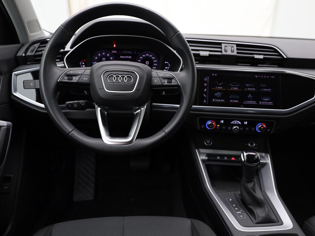 Audi Q3 S-Line 35 TFSI 150 PK S-tronic / ACC / Camera / Apple Carplay