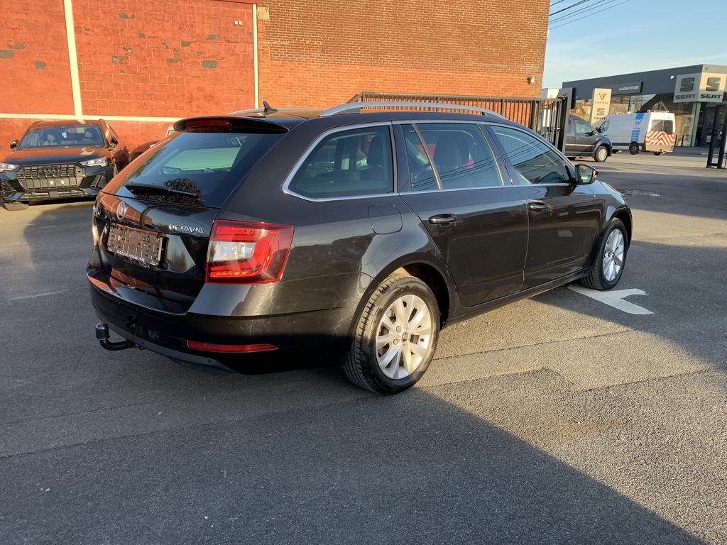 Skoda Octavia Combi Ambition 1.6TDI 85kW(115cv) 5v