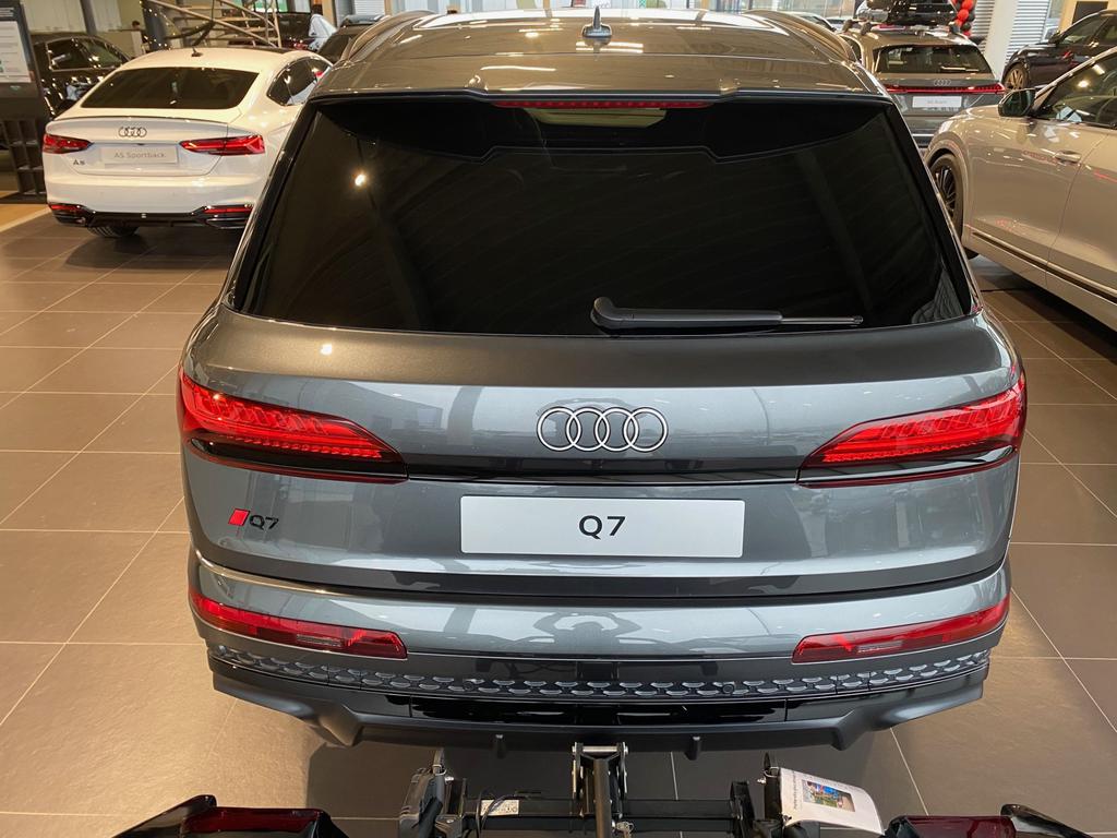 Audi Q7 Audi Q7 HYBRIDE S line 60 TFSI e quattro 360(490) kW(ch) tiptronic