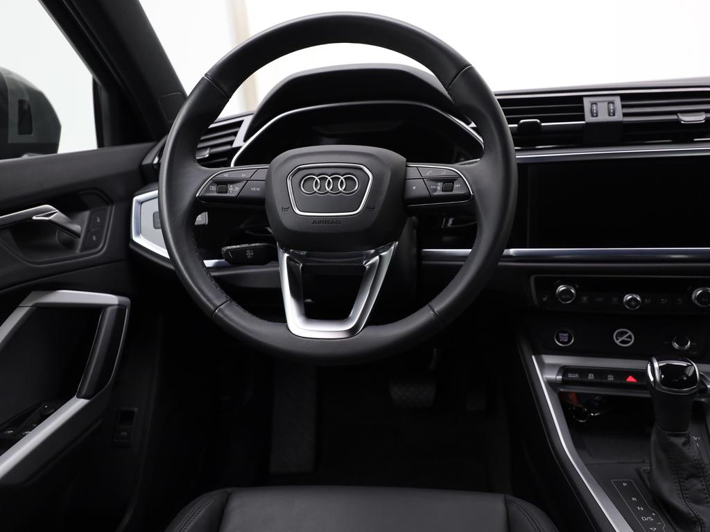 Audi Q3 35 TFSI Business Edition Advanced S tronic / Cruise Control / Apple Carplay / Navi / Camera / Park Distance Control