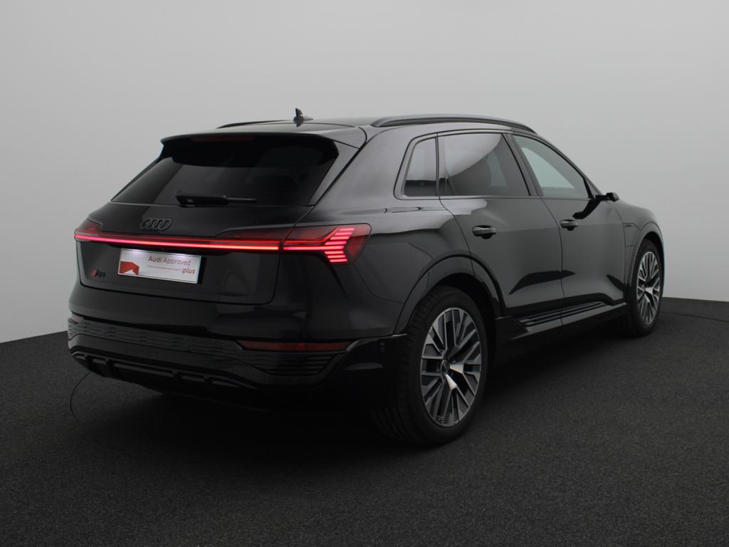 Audi Q8 e-tron S-Line 55 Quattro 408 hp 106 kWh / Panoramic Sunroof / GPS / Leather / Air Suspension / 360° Cameras