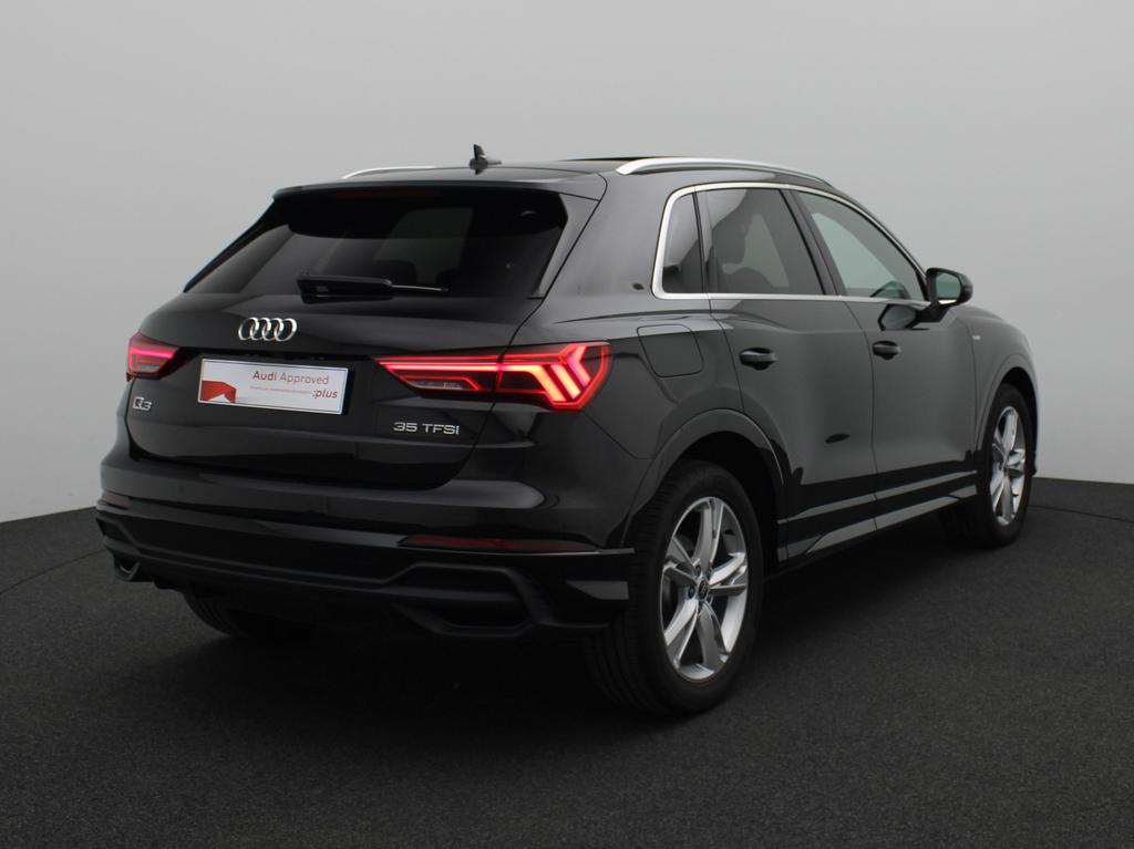 Audi Q3 Audi Q3 S line 35 TFSI S tronic / Cruise Control / Apple carplay / Navi / Camera / Park Distance Control F&R