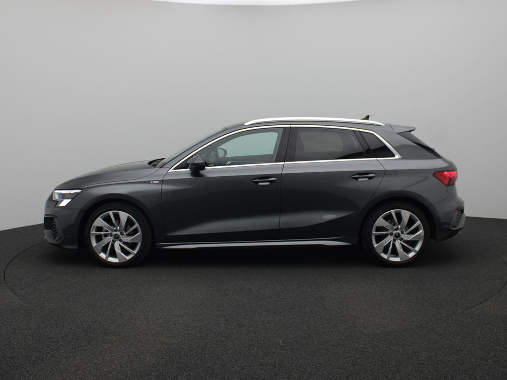 Audi A3 Sportback S-Line 30 TFSI 110 PK S-tronic / Cruise Control / PDC Rear / Apple Carplay