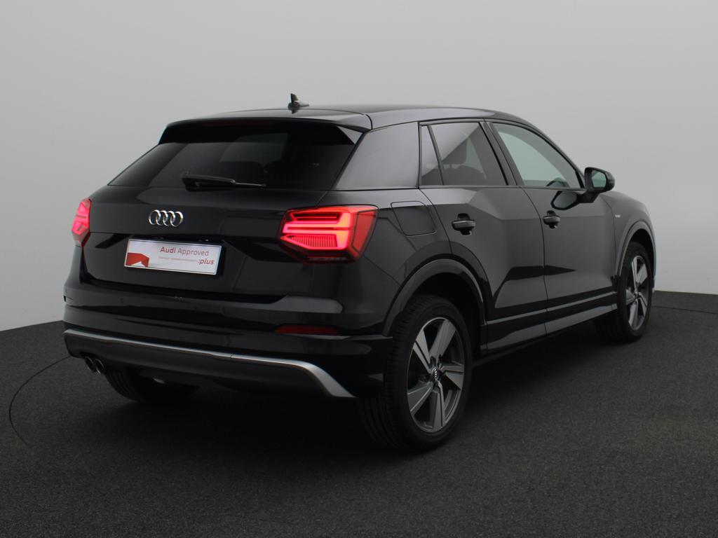 Audi Q2 S-Line 35 TFSI 150 PK 6v / Cruise Control / PDC / Led