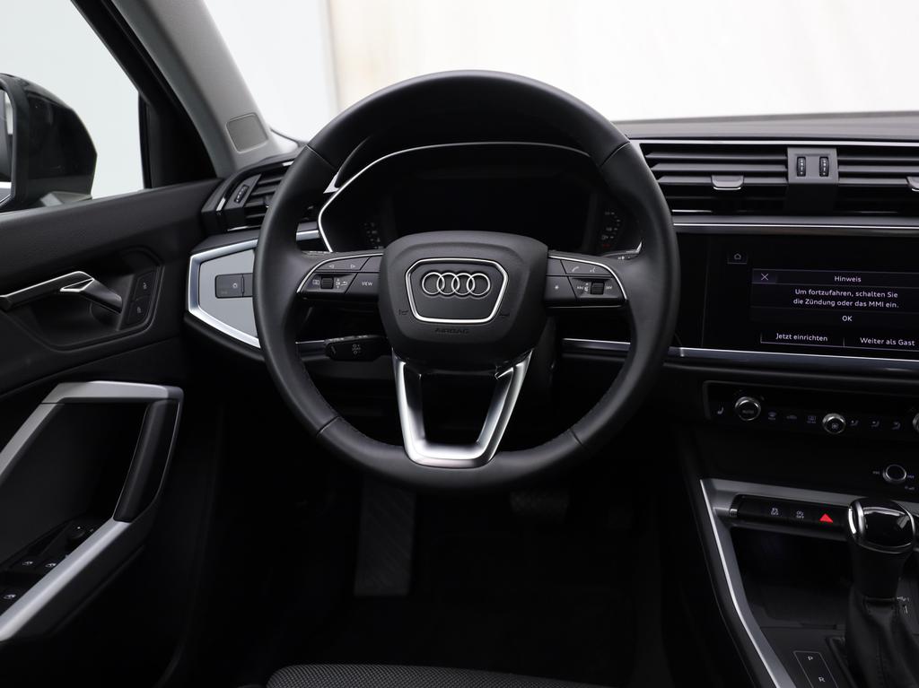 Audi Q3 35 TFSI Business Edition Advanced S tronic / Cruise Control / Apple Carplay / Park Distance F&R