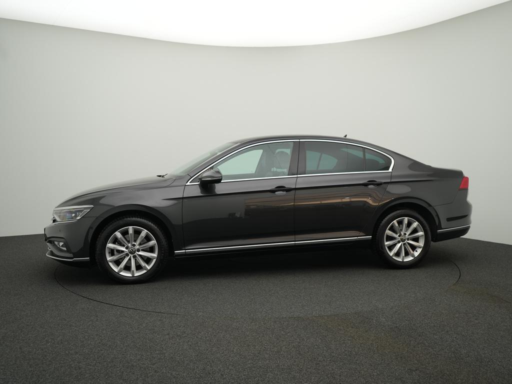 Volkswagen Passat 2.0 TDi SCR Elegance DSG  7V Berline 150CV / 110 KW