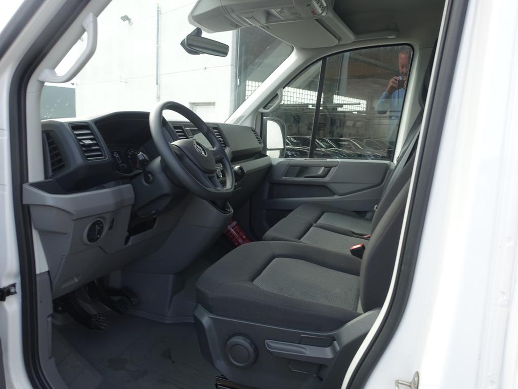 Volkswagen Crafter 35 Lwb Crafter 35 chassis single cab 2.0 l 103 kW, front-wheel drive, 6-speed, wheelbase 4 490 mm