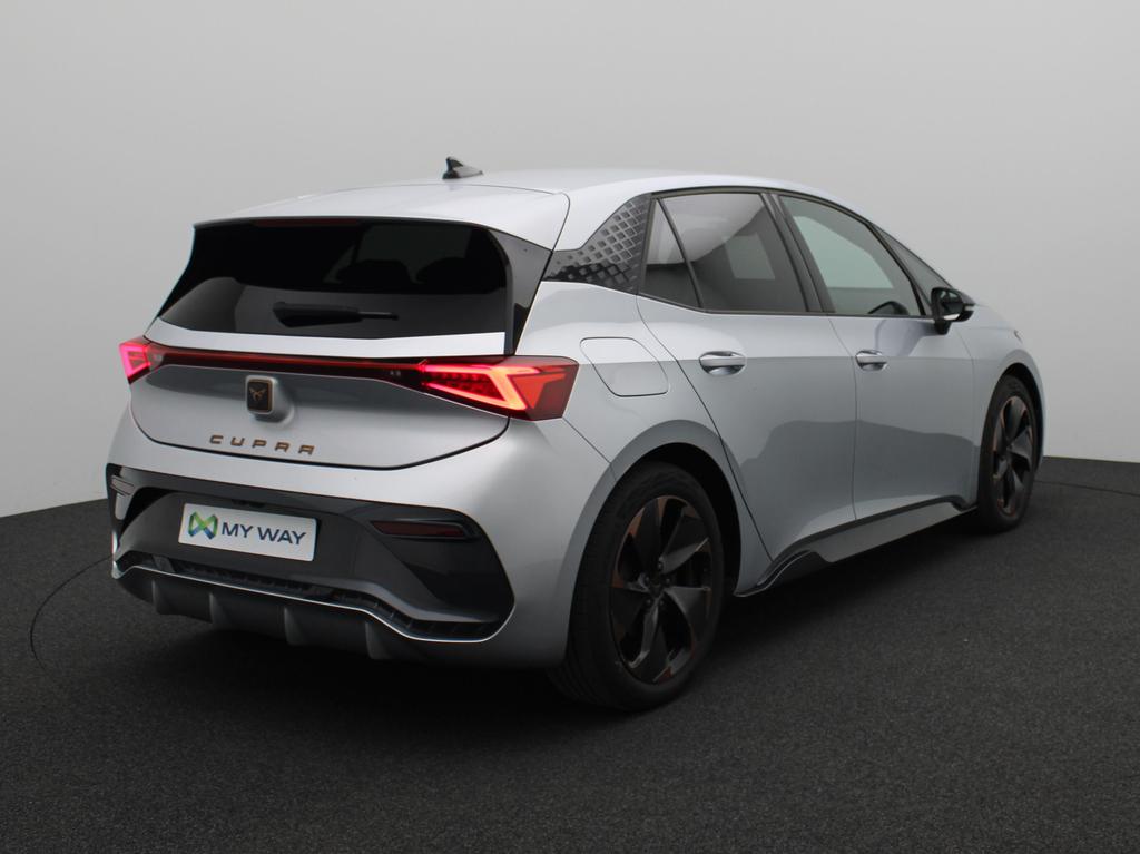 Cupra Born 204pk 62 kWh / GPS / Car Play / Adaptive Cruise Control / Camera / Verwarmbare Voorstoelen