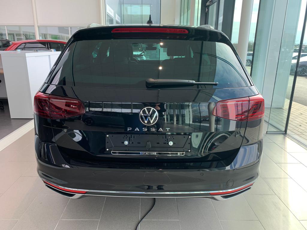 Volkswagen Passat Variant NEW ELEGANCE BUSINESS 2.0 TDI (150 ch) DSG Lederen bekleding NAPPA, Pack Adventure, Navi discovery Pro, Led Matrix verdonkerd, Pretoria Alu velg, Travel Assist, 12 voudinge elektrische zetel, Easy Open, dakhemel zwart, Zonneschermen