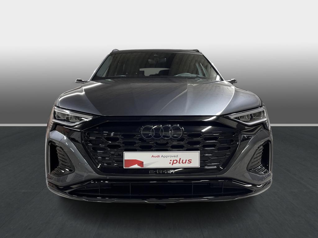 Audi Q8 e-tron Audi Q8 S line 55 e-tron quattro 300 kW