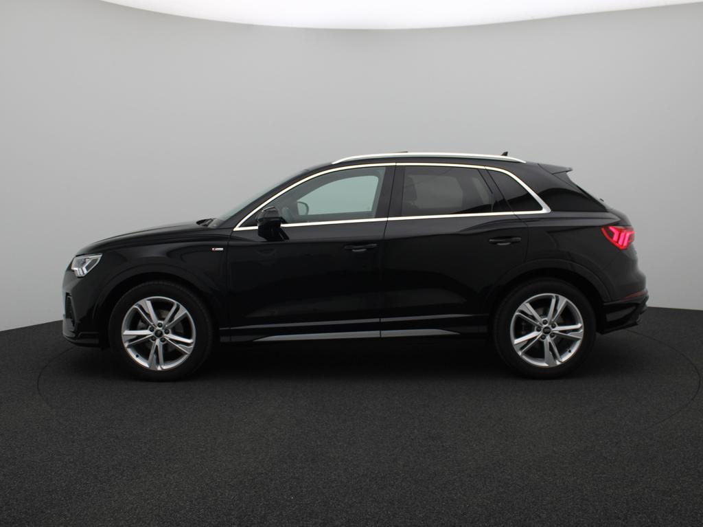 Audi Q3 Audi Q3 S line 35 TFSI S tronic / Cruise Control / Apple carplay / Navi / Camera / Park Distance Control F&R