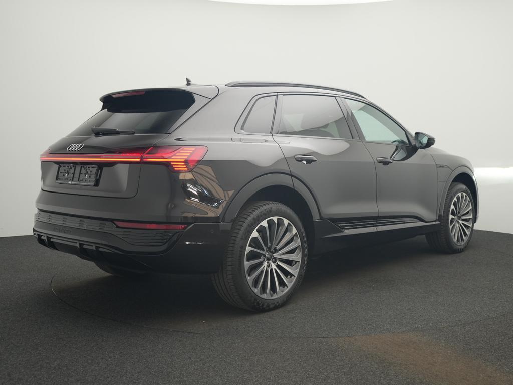 Audi Q8 e-tron S line 50 e-tron Quattro 250,00 kW