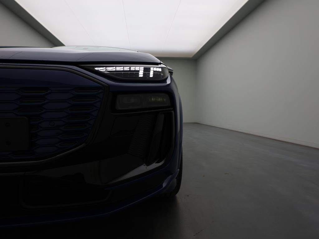 Audi SQ6 e-tron EDITION ONE BLUE 489 PK 100 kWh Quattro / Leder / Open Dak / Camera