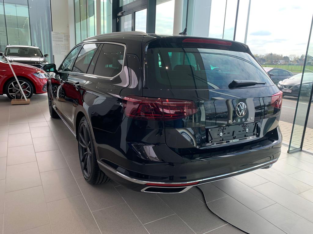 Volkswagen Passat Variant NEW ELEGANCE BUSINESS 2.0 TDI (150 ch) DSG Lederen bekleding NAPPA, Pack Adventure, Navi discovery Pro, Led Matrix verdonkerd, Pretoria Alu velg, Travel Assist, 12 voudinge elektrische zetel, Easy Open, dakhemel zwart, Zonneschermen