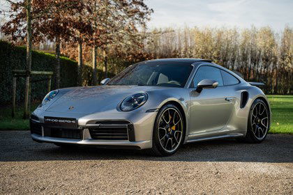 Porsche 992 TURBO S / PANO / CARBON / MATRIX / ENTRY / VAT