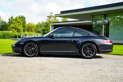 Porsche 997 3.6i Coupé/ VOLLEDER / NAVI / SUNROOF / HISTORY