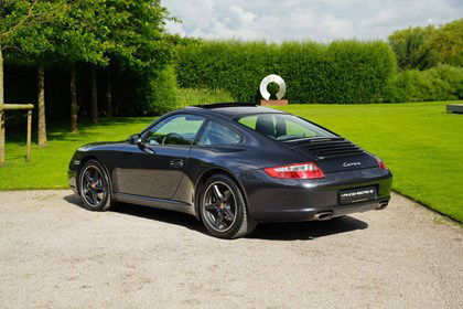 Porsche 997 3.6i Coupé/ VOLLEDER / NAVI / SUNROOF / HISTORY