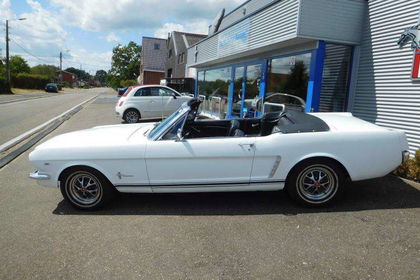 Ford Mustang bench