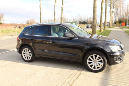 Audi  2.0 TDi Quattro DPF Glasdak LEDER NAVI Alu19"