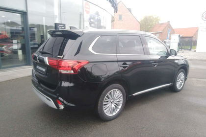 Mitsubishi  2.4i 4WD PHEV Instyle SDA-NAV