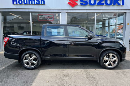 SsangYong  2.2 Turbo e-Xdi 4WD Sapphire Elegance Pack 20"