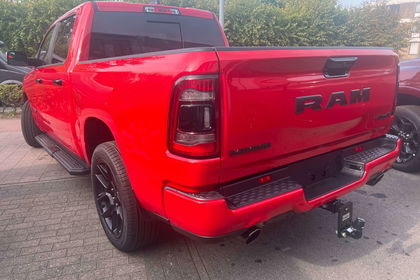 Dodge  Model 2023 Laramie Night met sunroof €63.900,-