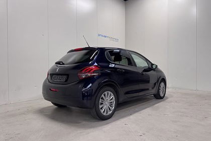 Peugeot 208 1.2 Benzine Autom.110pk - GPS - Airco - Topstaat!