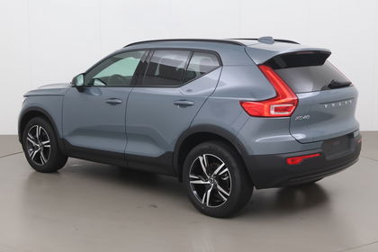 Volvo XC40 b4 fwd plus dark 197 AT