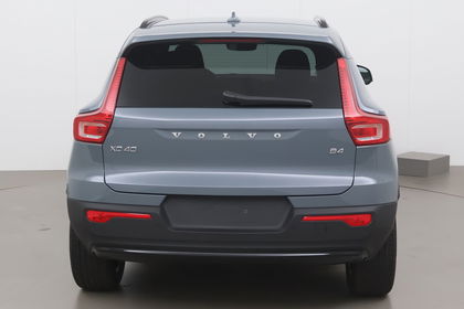 Volvo XC40 plus dark design 197 AT