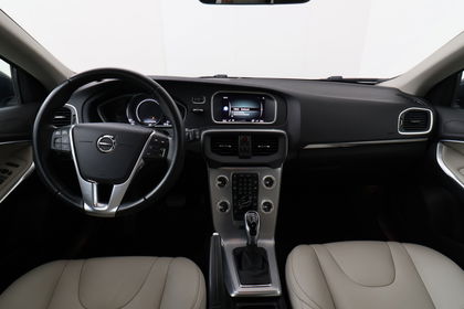 Volvo V40 T2 inscription 122 AT