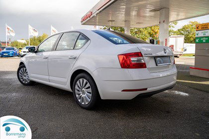 Skoda Octavia  1.0 TSI AMBITION DSG NAVI/BLUETOOTH/PARKEERSENSOREN/... AUTOMAAT