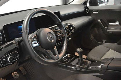 Mercedes A180 Business Solution (EU6AP)