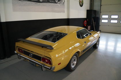 Ford Mustang Mach 1 V8 351 Ram Air Concourse restoration (1973)